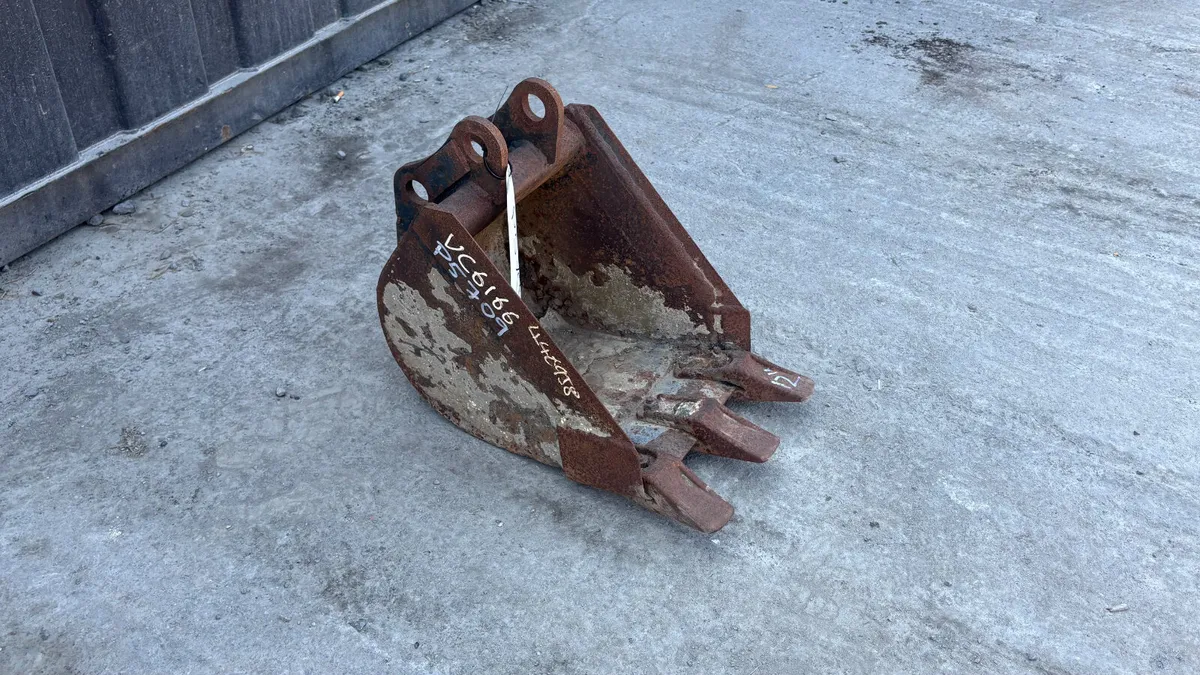 12” Excavator Bucket with 30mm pins - Image 1