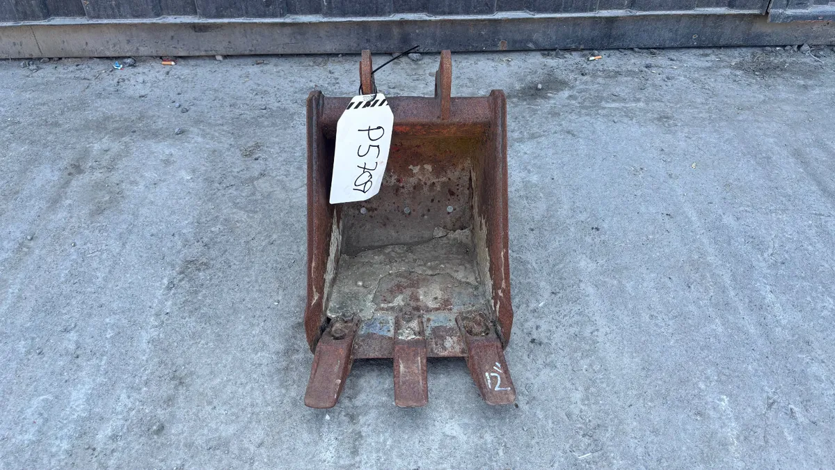12” Excavator Bucket with 30mm pins - Image 2