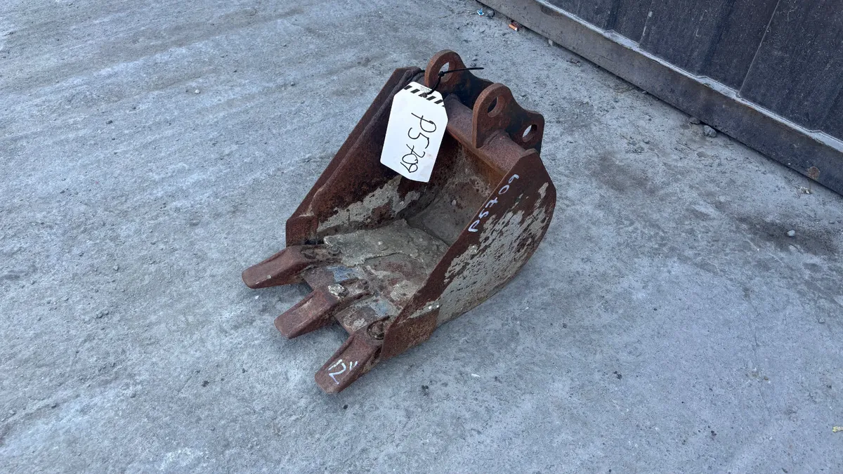 12” Excavator Bucket with 30mm pins - Image 3