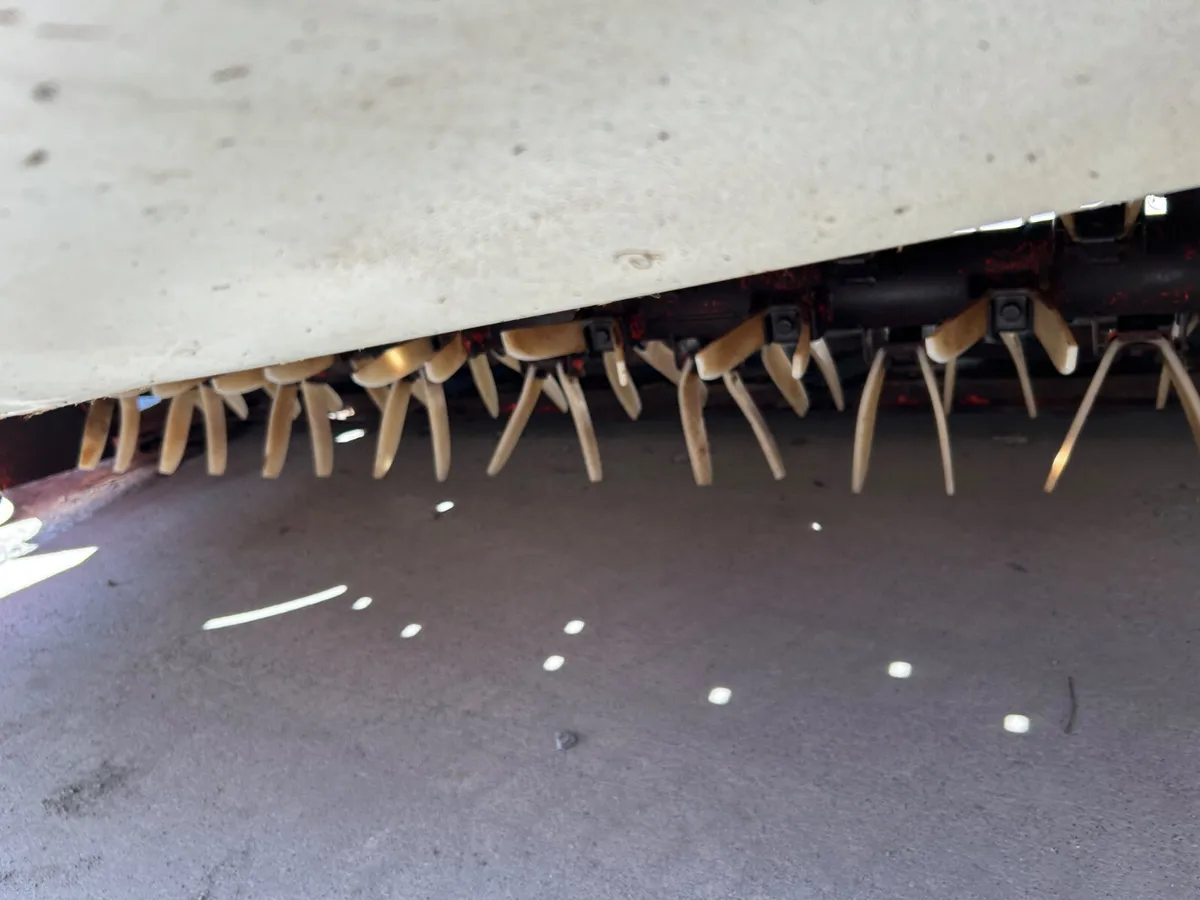 Kuhn mower - Image 3