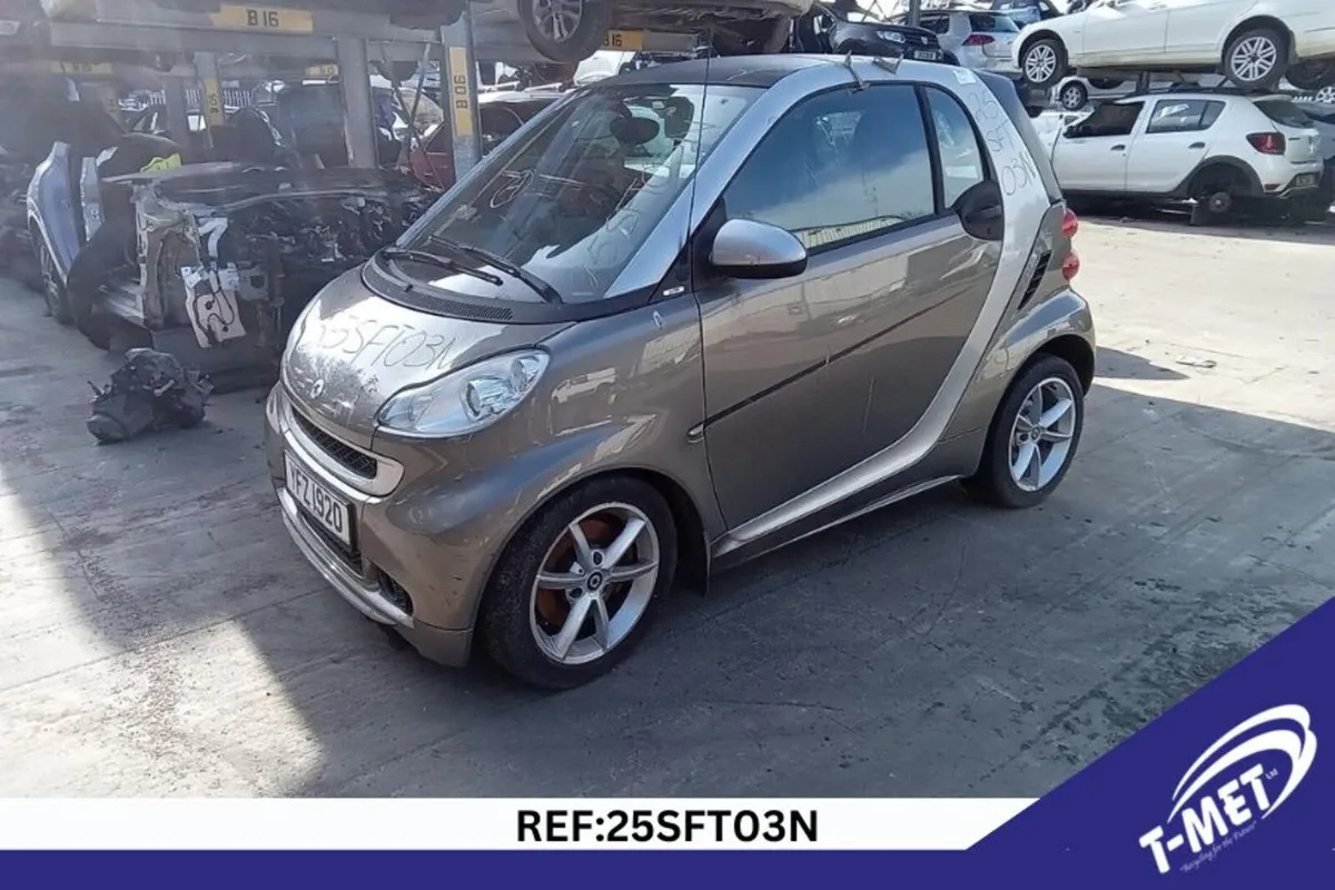 2012 SMART FORTWO BREAKING FOR PARTS - Image 1