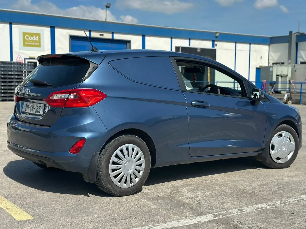 Ford Fiesta 2021 - Image 2