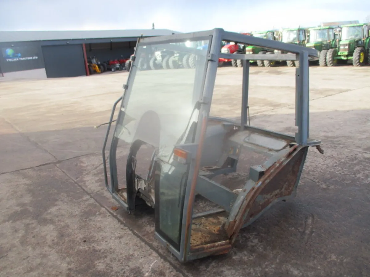 Massey Ferguson 4200 / 4300 Cab Frame - Image 2