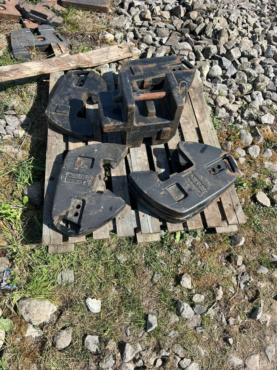 Case and new holland weights for sale. - Image 3