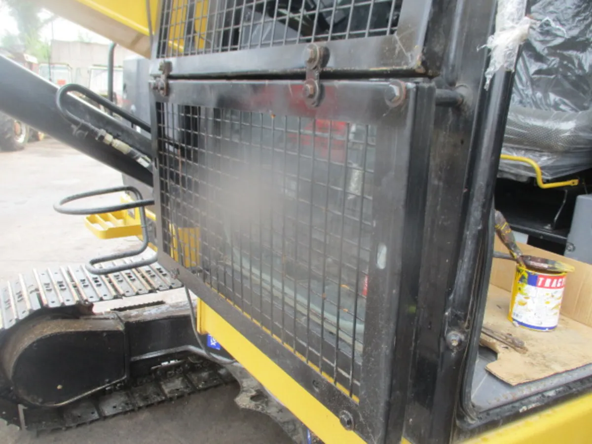 Digger Windscreen Guard - Image 3