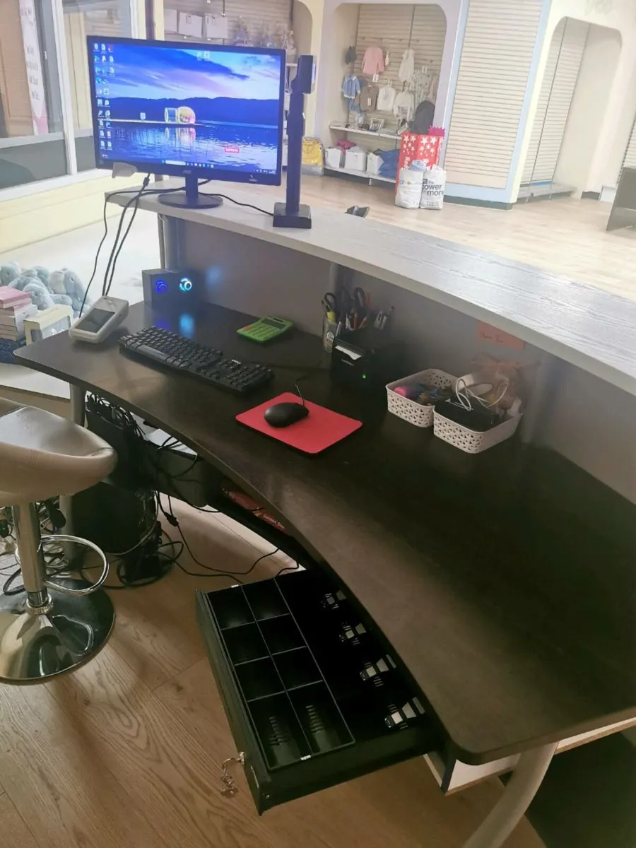 Retail items - Image 2