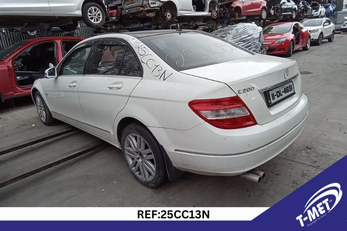 2011 MERCEDES C CLASS BREAKING FOR PARTS - Image 2