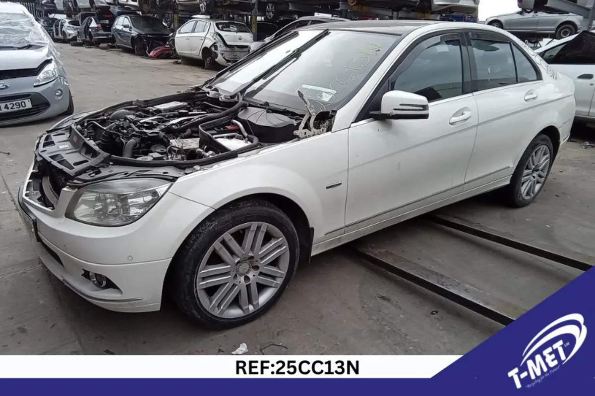 2011 MERCEDES C CLASS BREAKING FOR PARTS - Image 4