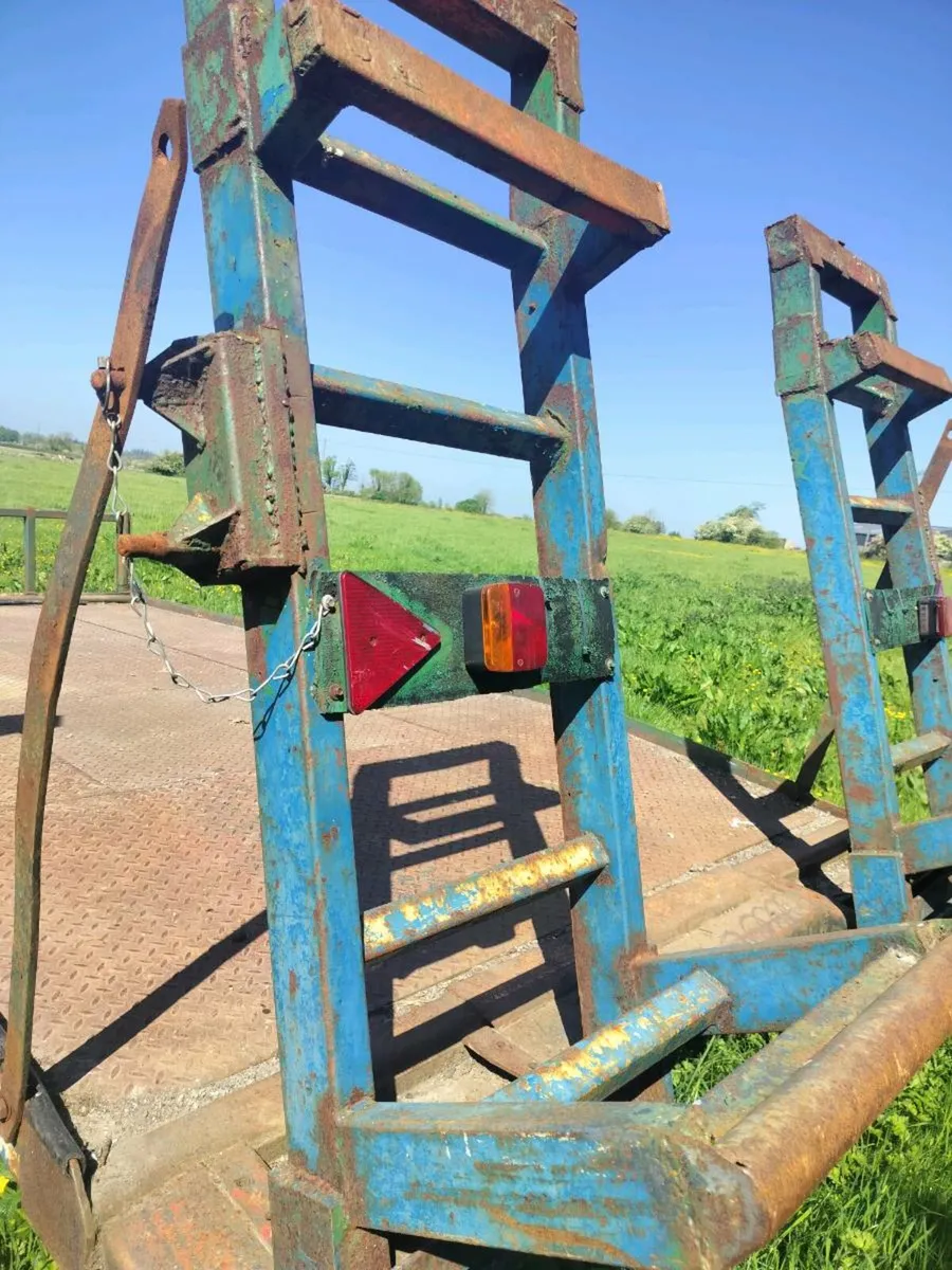 Low loader - Image 3