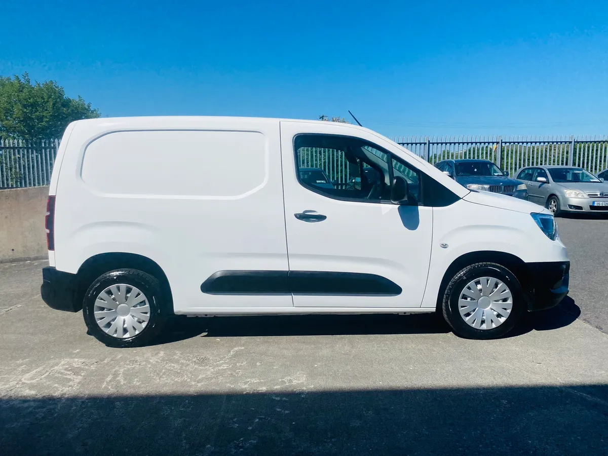 211 Opel Combo 1.5 €11,450 + VAT - Image 4