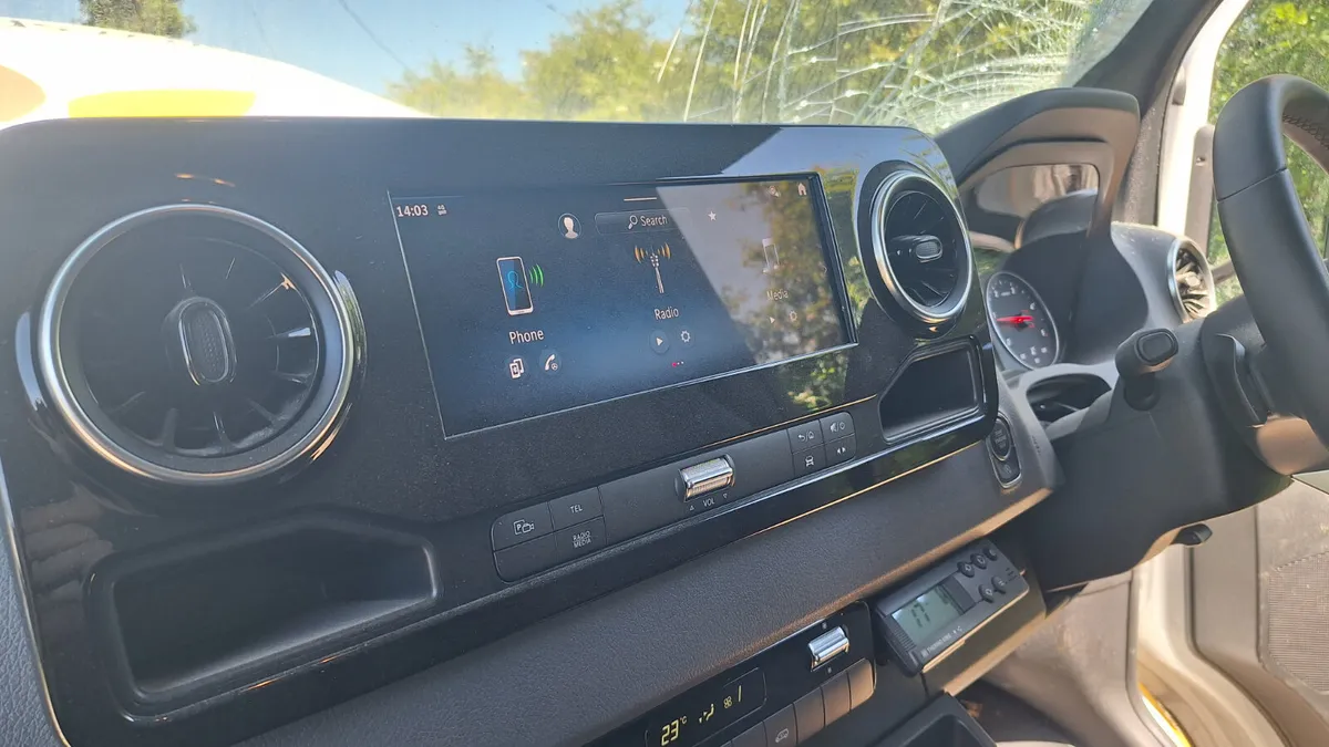 2024 Mercedes Sprinter 519 For Dismantling - Image 3