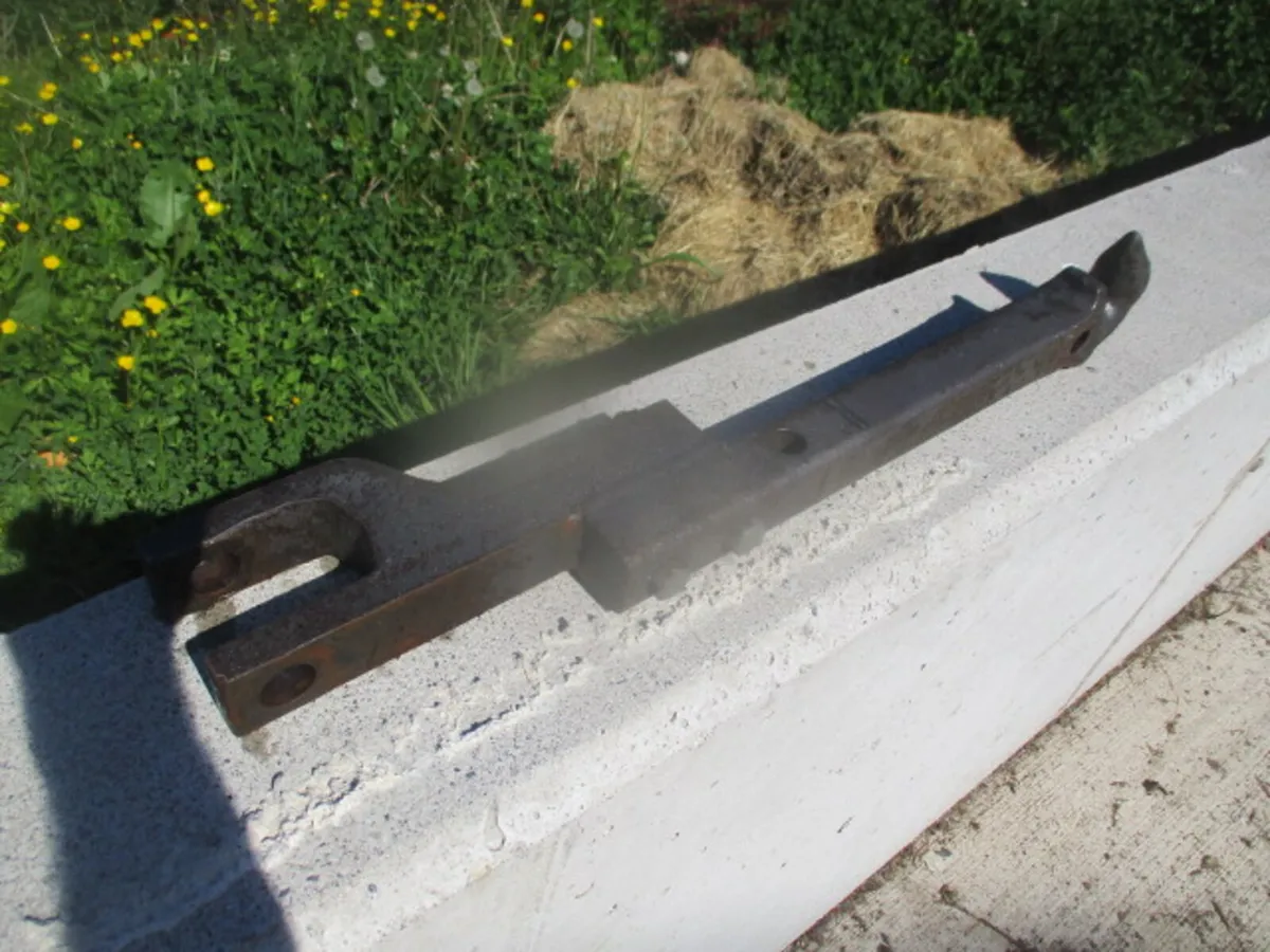 MF HOOK/DRAW-BAR - Image 1