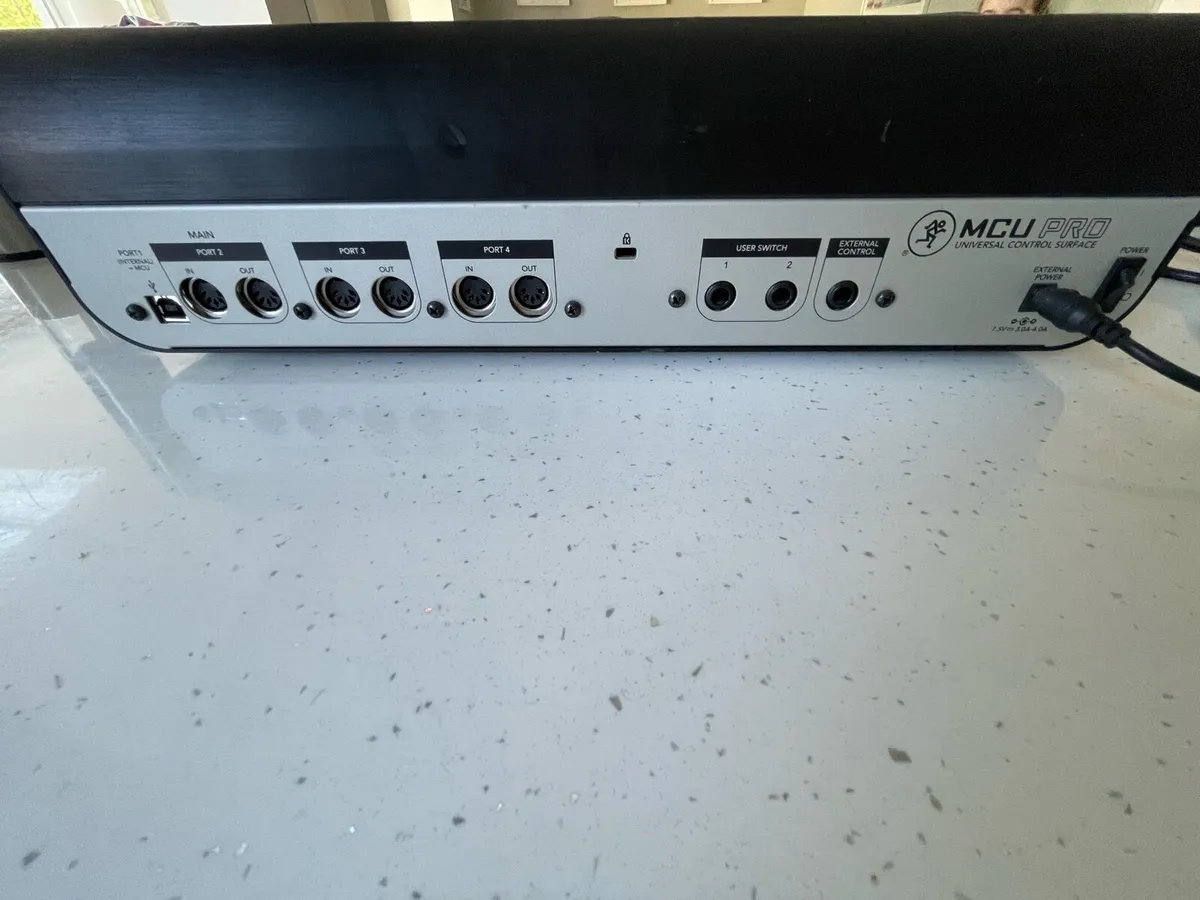 Mackie MCU PRO - Image 3