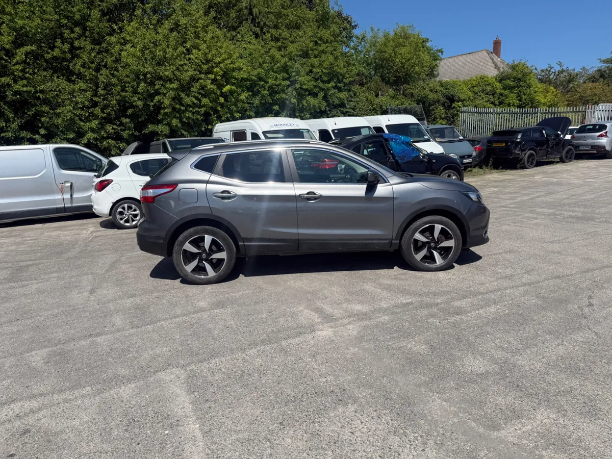 2016 Nissan Qashqai 1.2 PTL Top spec - Image 4