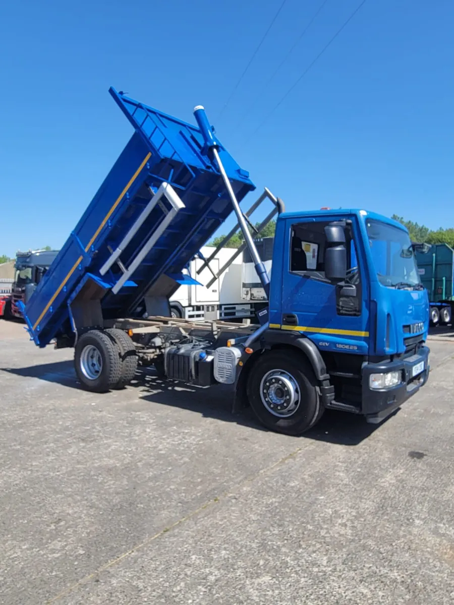 2014 Iveco 18 ton steel drop side Tipper Manual bo - Image 1