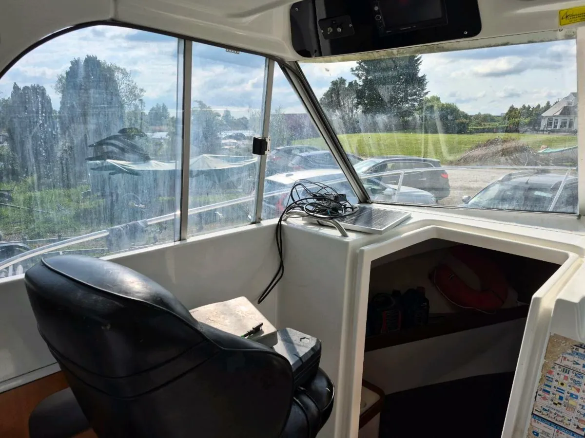 Antares 655 boat  for sale - Image 3