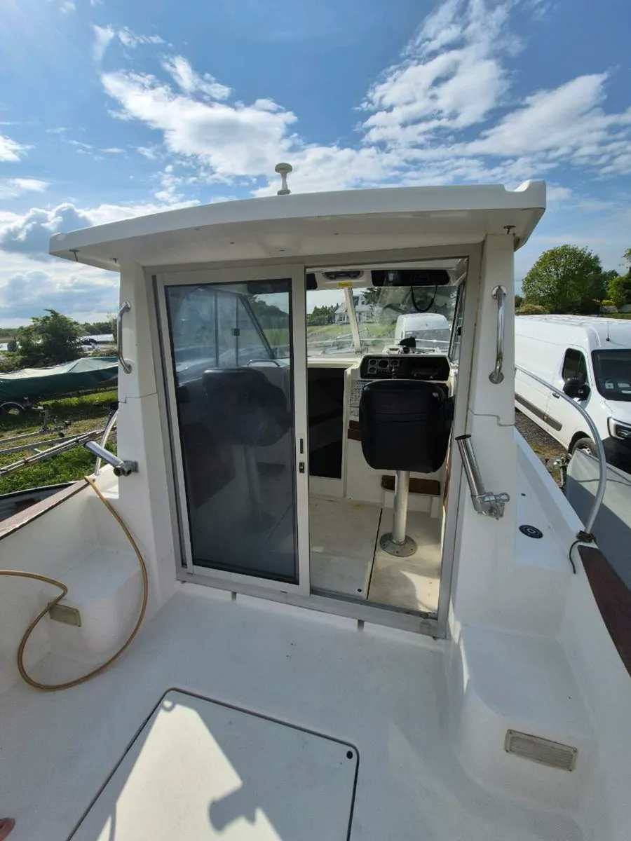 Antares 655 boat  for sale - Image 4