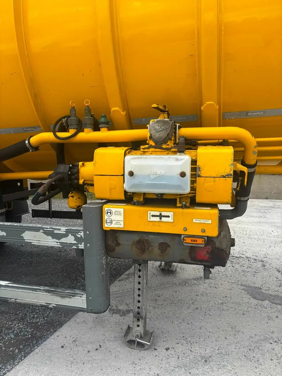 Bulk Alloy Vacuum Tanker - Image 4