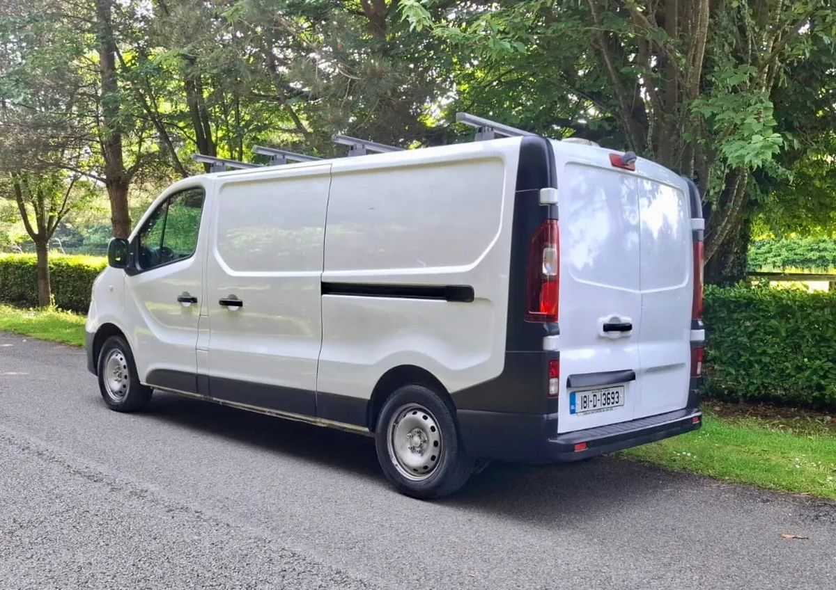 Renault Trafic 2018 DOE 8/26 - Image 2