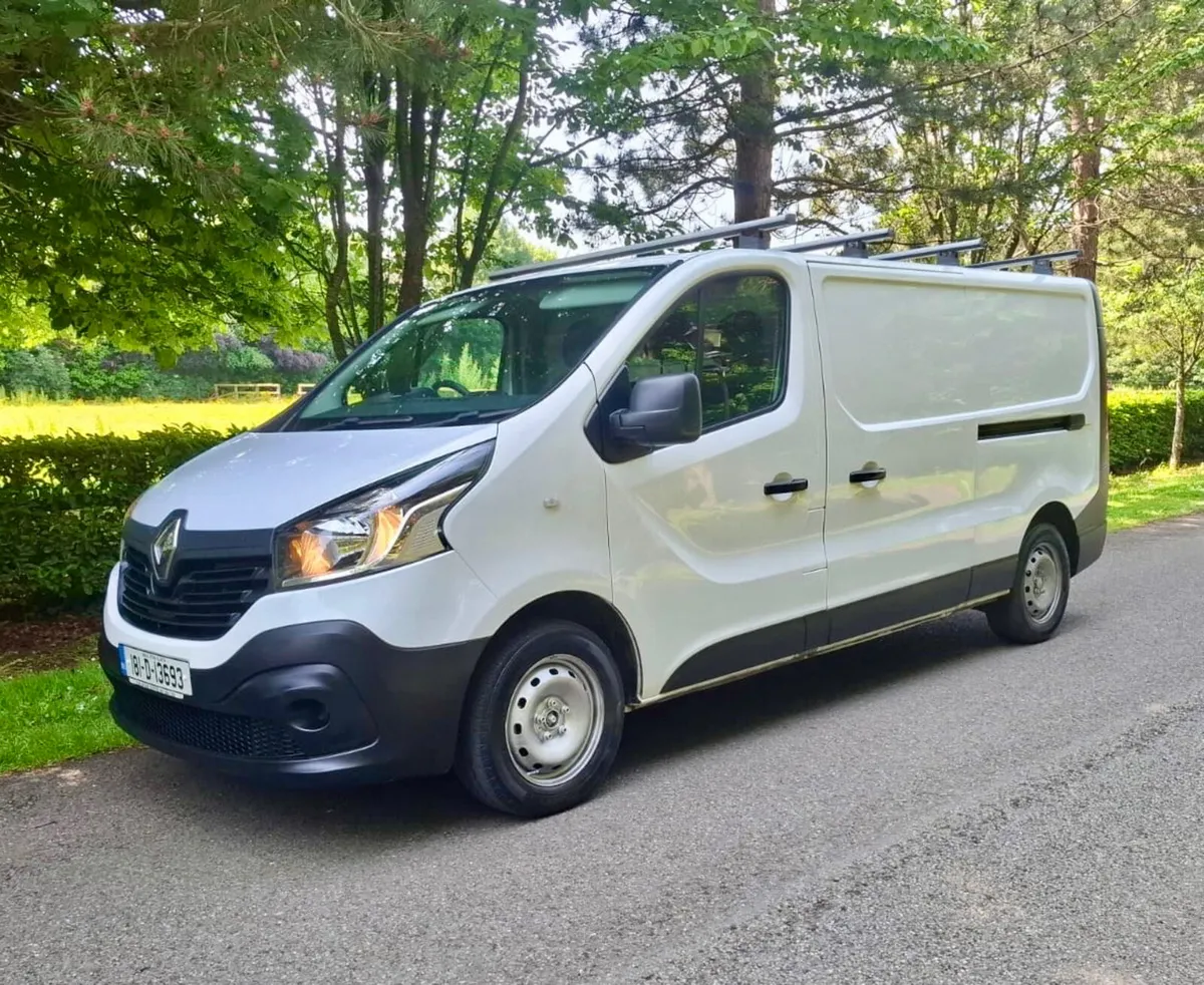 Renault Trafic 2018 DOE 8/26 - Image 1