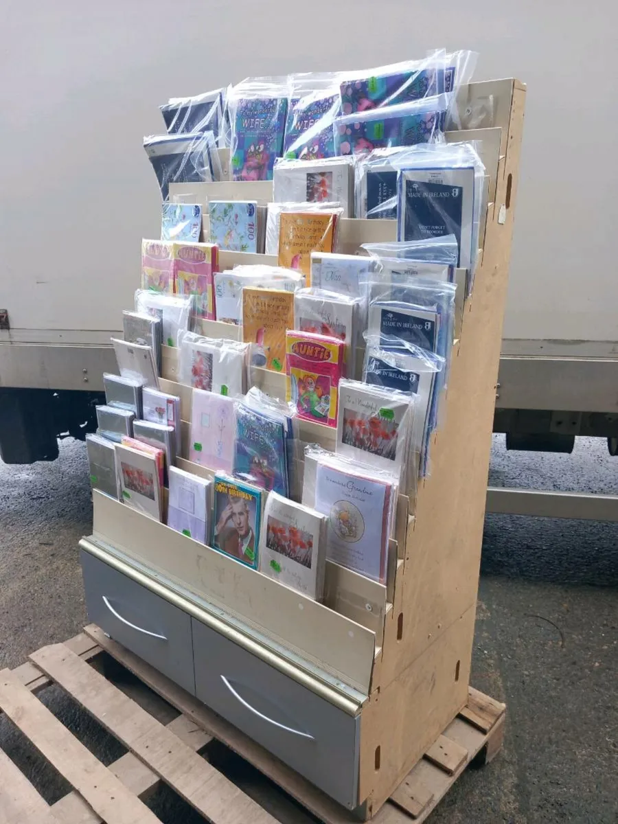 Card stand and cards - Image 2