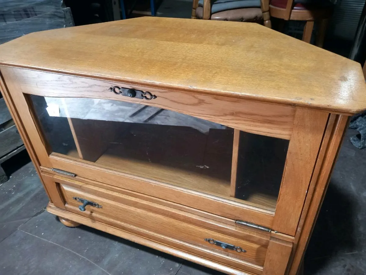 Tv cabinet - Image 1