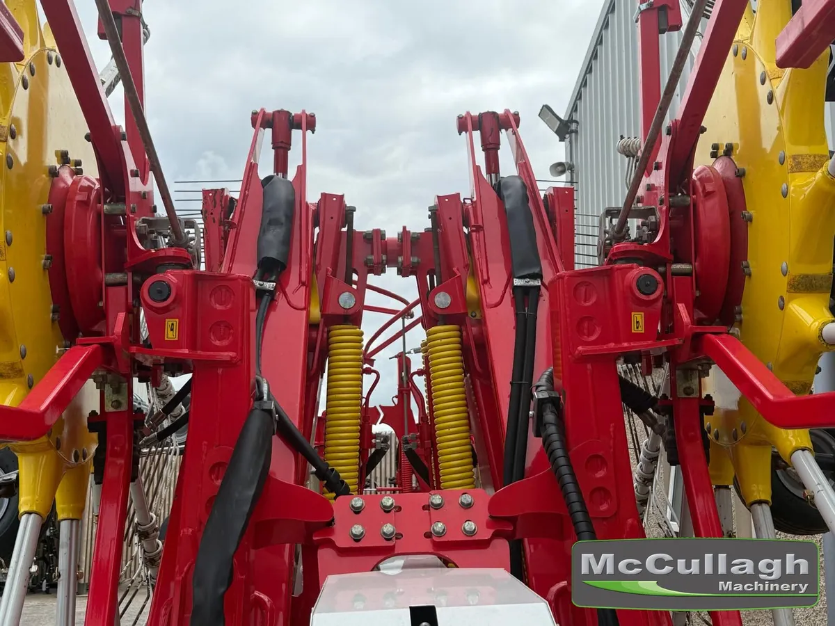 Used Pottinger TOP 1252 Four Rotor Rake - Image 4