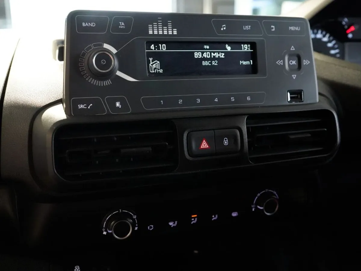 2021 Peugeot Partner 1.5 BlueHDi 75 Panelled Van - Image 4