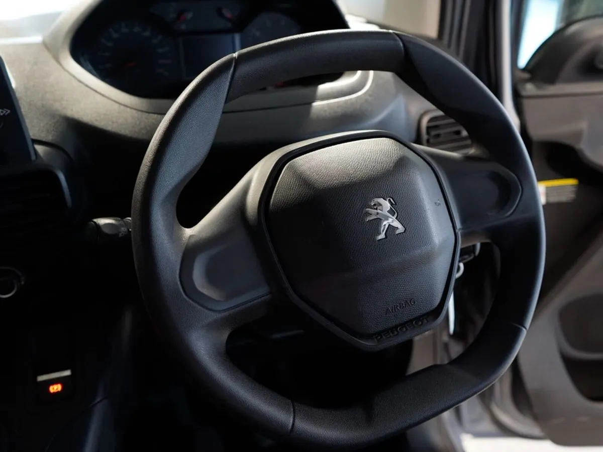 2021 Peugeot Partner 1.5 BlueHDi 75 Panelled Van - Image 2