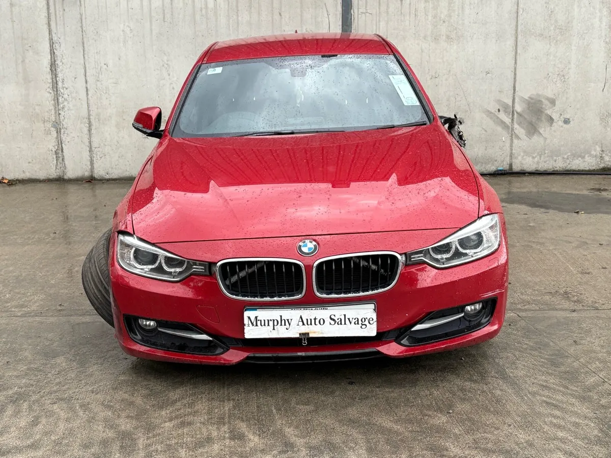 2012 BMW 320 for parts Auto - Image 1