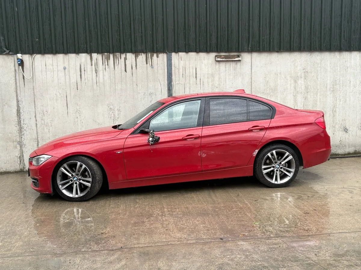 2012 BMW 320 for parts Auto - Image 4