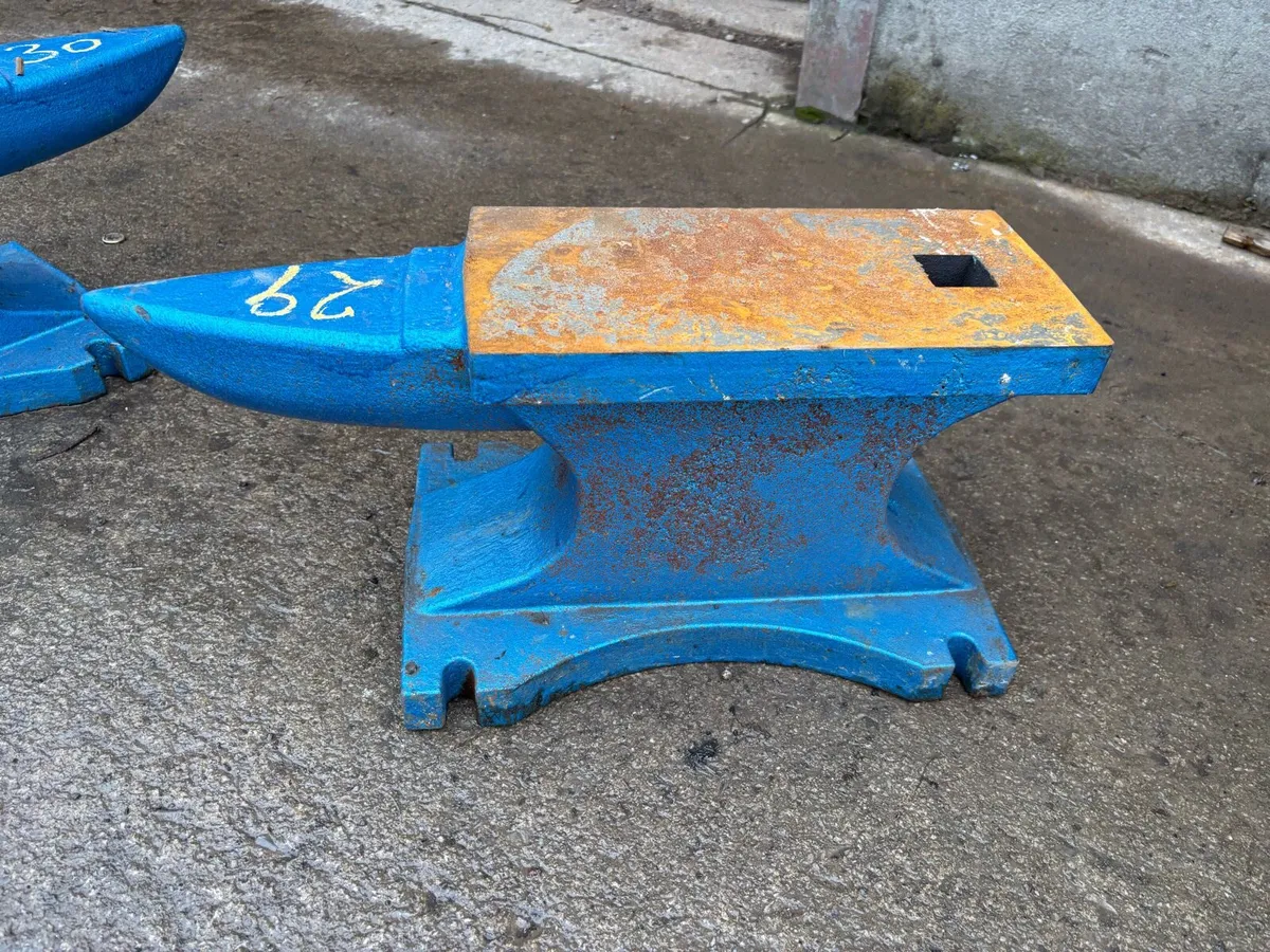 Blacksmiths anvil’s - Image 1