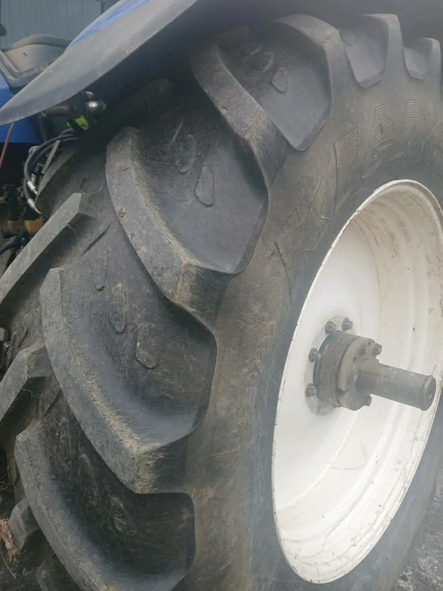 Newholland tyres - Image 2