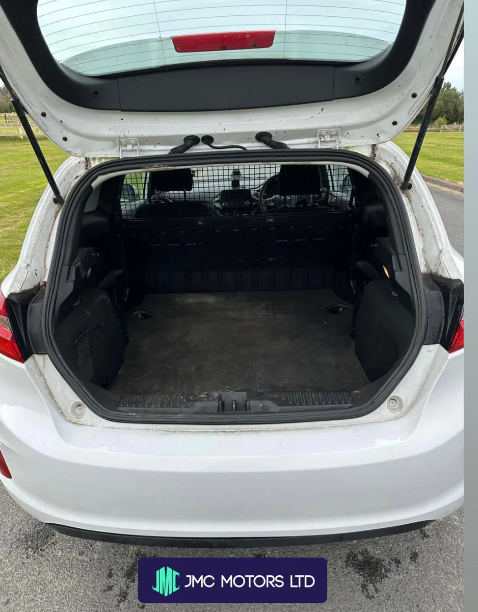 Ford Fiesta  Car Van 2020 - Image 4