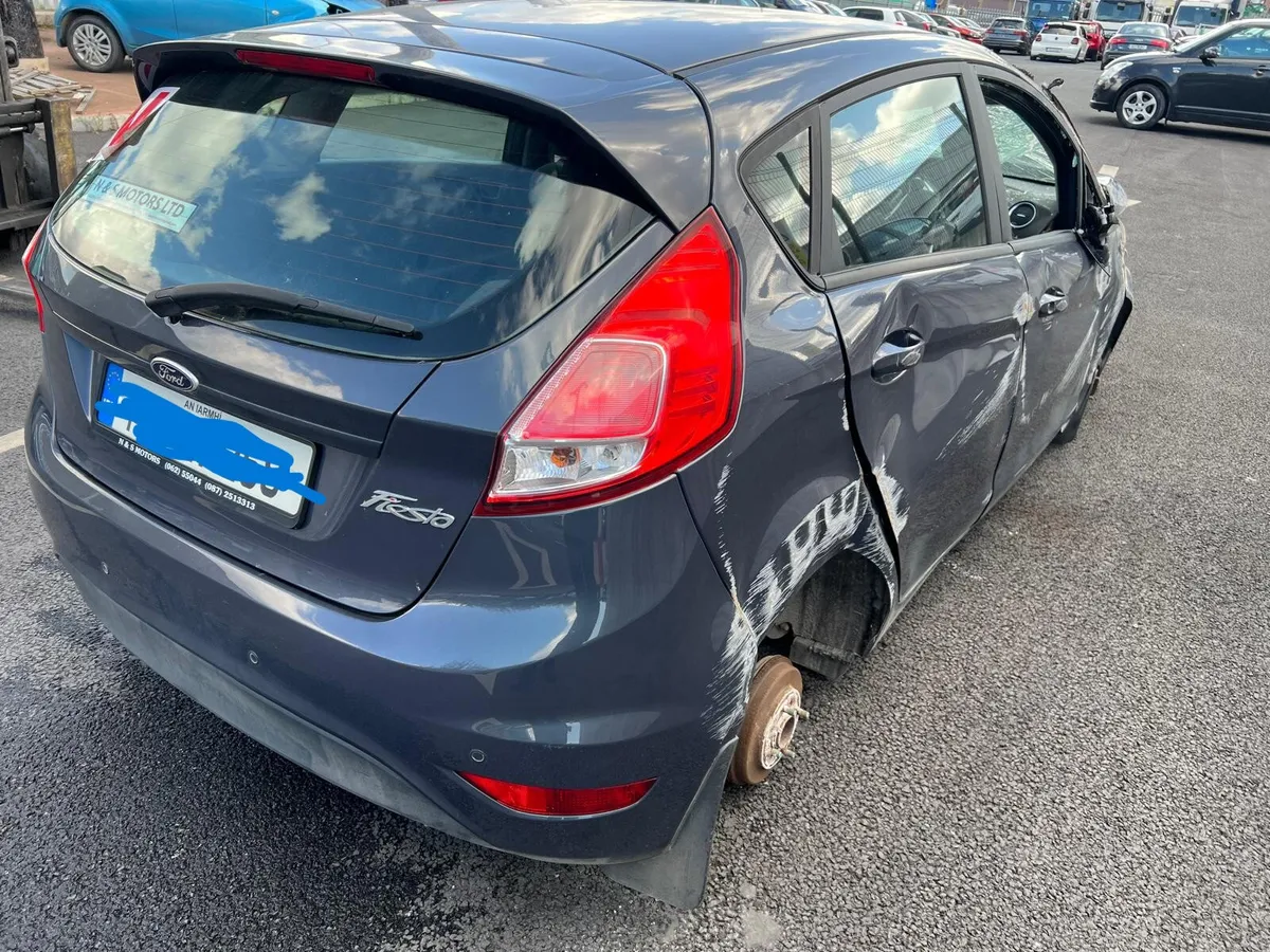 14 FORD FIESTA  MCA ZETEC Breaking only - Image 3