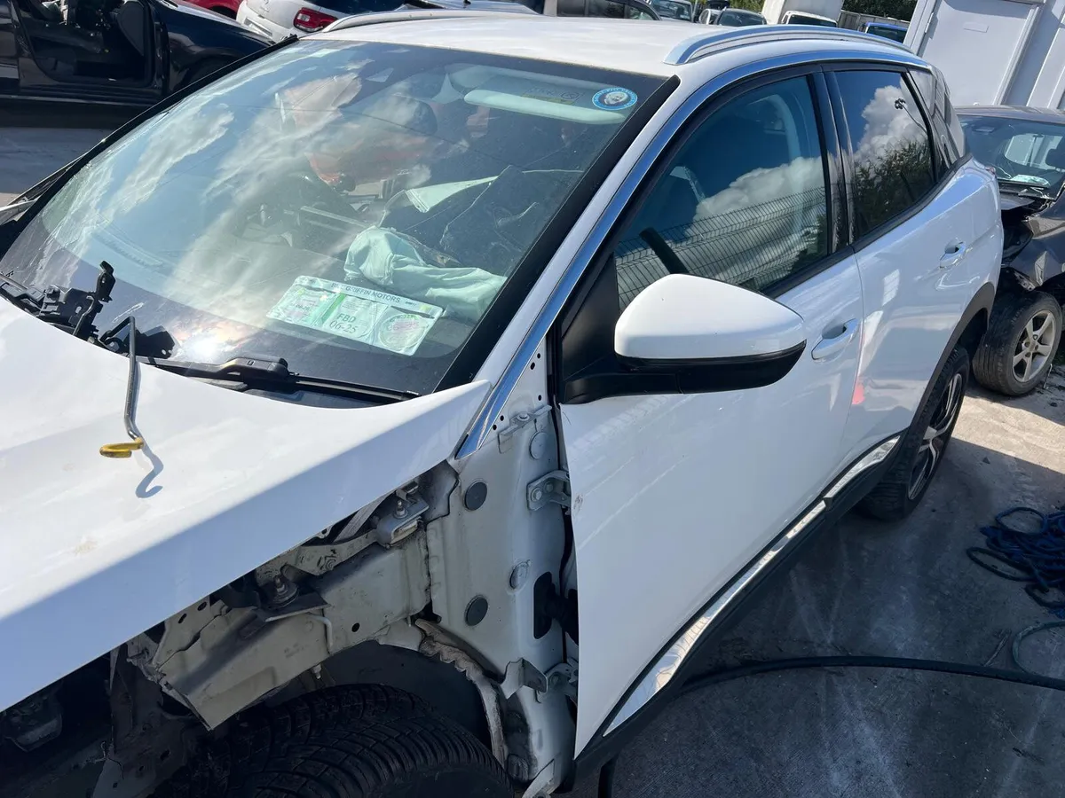 19 PEUGEOT 3008  1.5BLUEHDI ALLURE Breaking only - Image 4