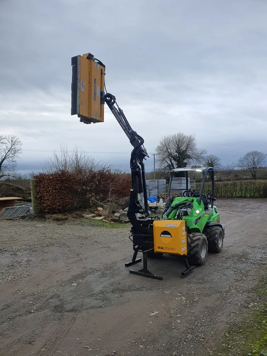 Mc Connel pa 3530 side arm hedge cutter