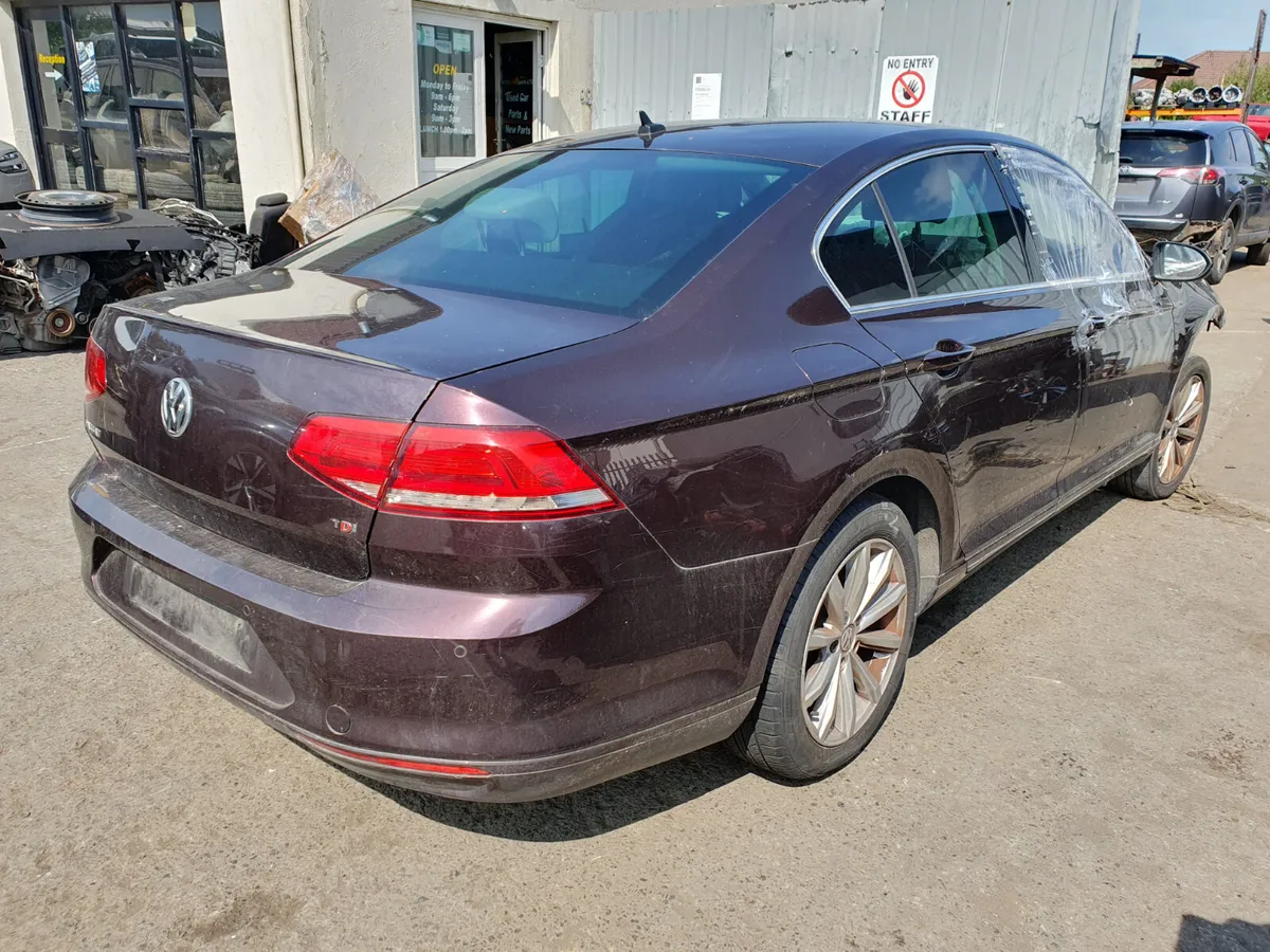 17 VW PASSAT 1.6 TDI FOR BREAKING - Image 3