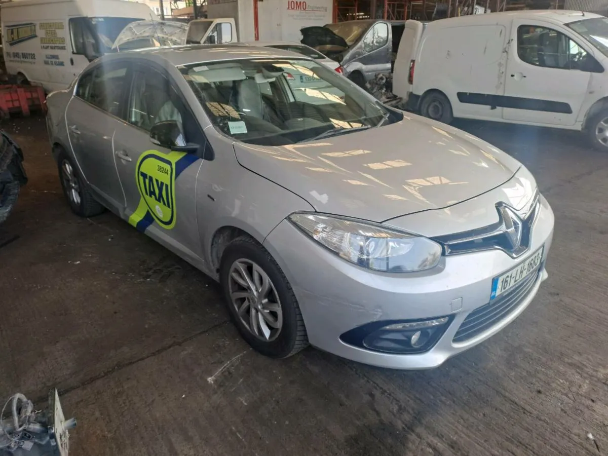 161 Renault Megane  Breaking for parts - Image 2