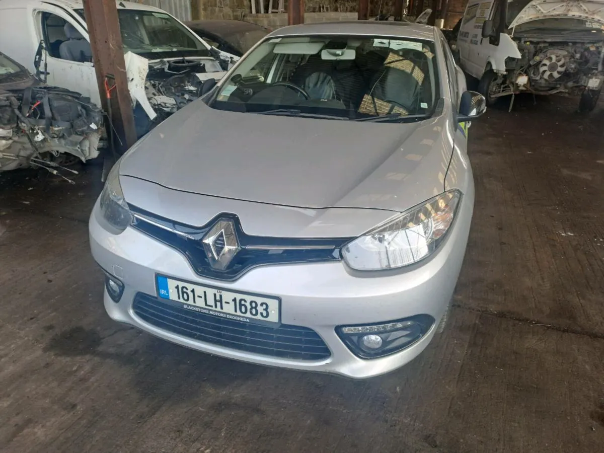 161 Renault Megane  Breaking for parts - Image 1
