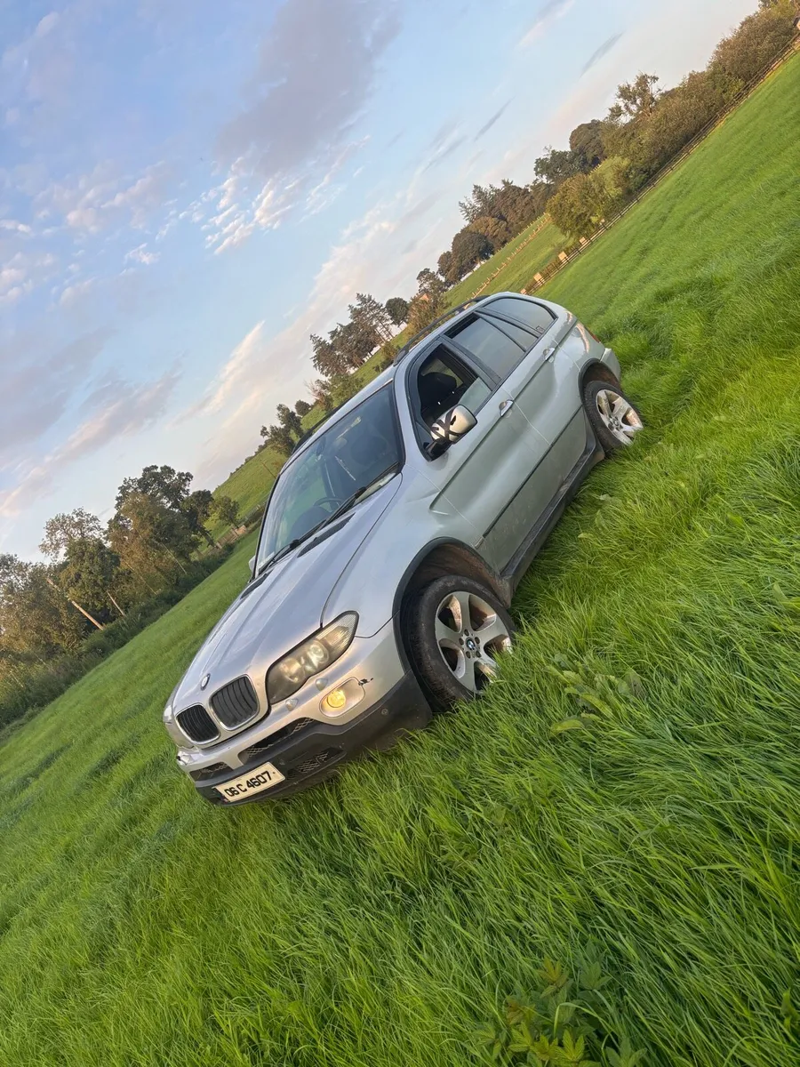 BMW X5 jeeps for parts - Image 1