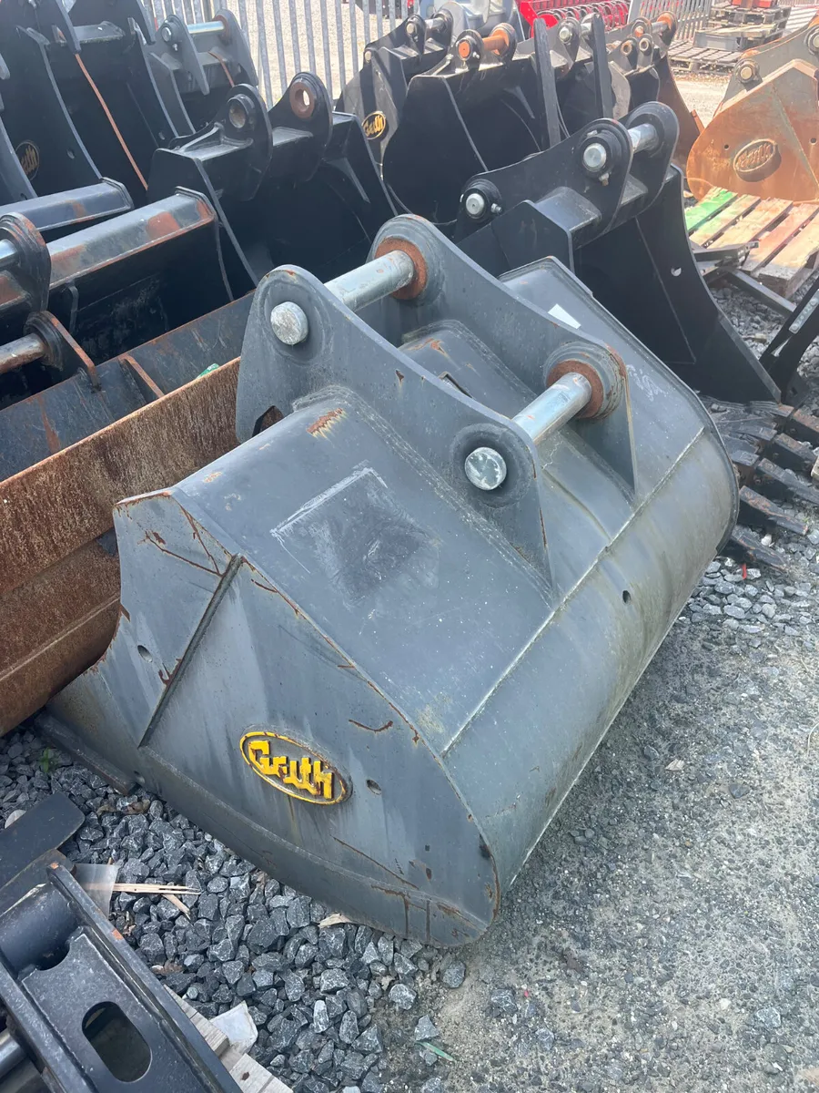 Excavator buckets - Image 1