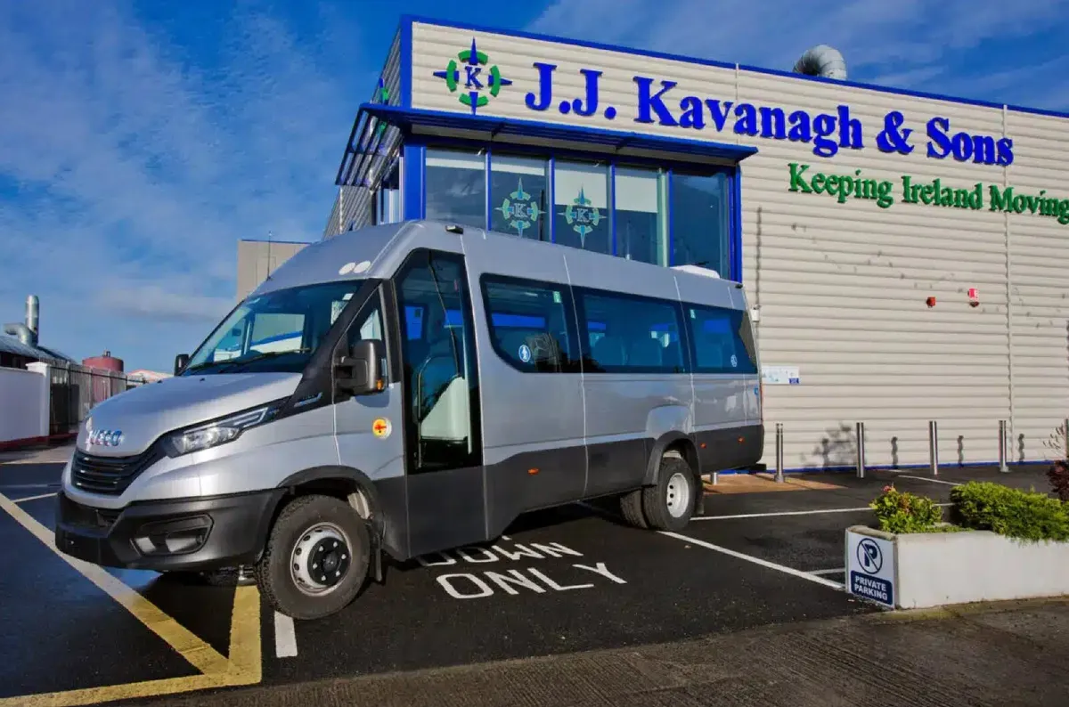 Ilesbus Daily 22-Seater Mini Coach - Image 3