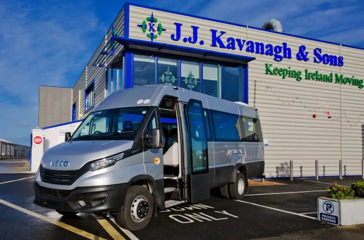 Ilesbus Daily 22-Seater Mini Coach - Image 4