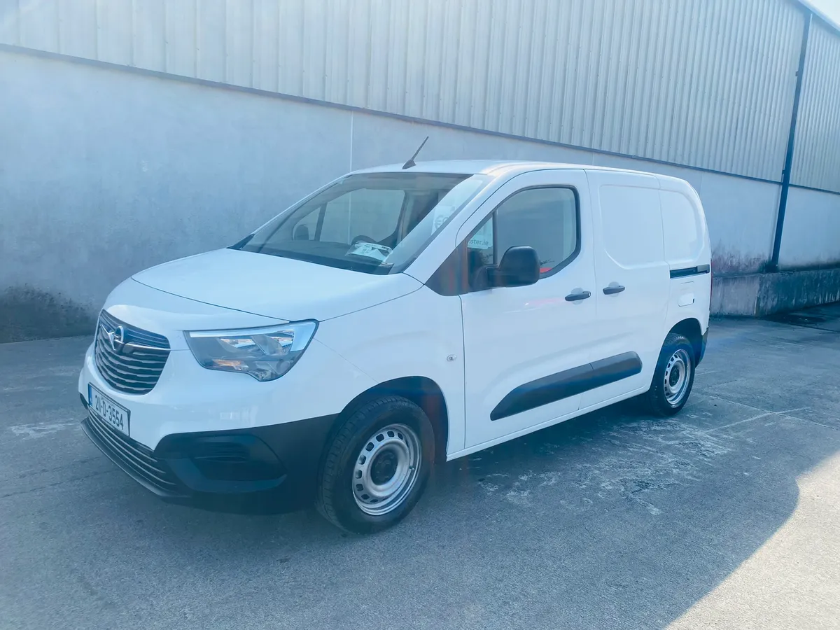 211 Opel combo 1.5 €9,950 + 23% VAT - Image 1