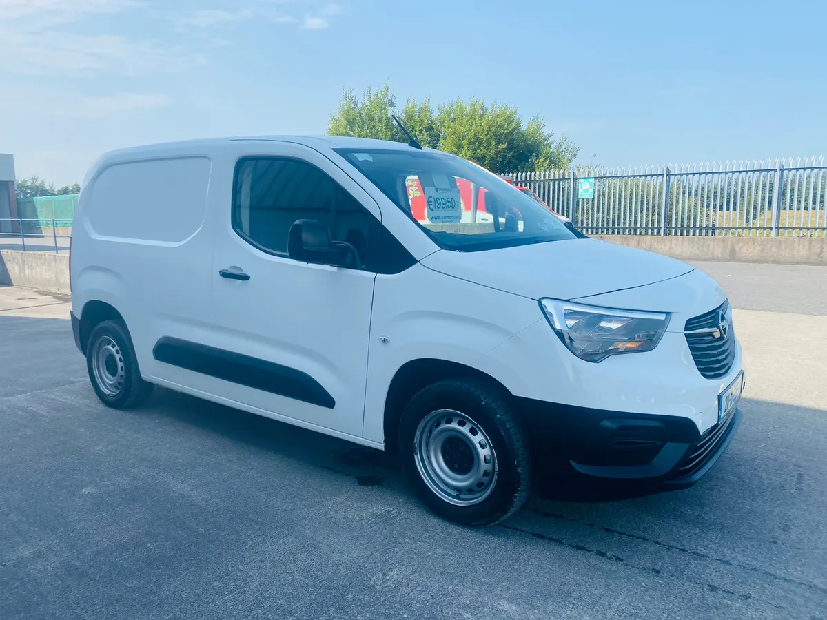 211 Opel combo 1.5 €9,950 + 23% VAT - Image 3