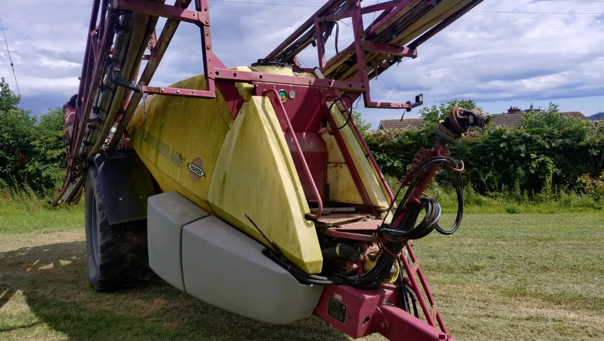 Hardi Trailed Sprayer - Image 2