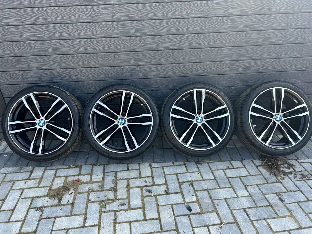 19” GENUINE BMW 4 SERIES ALLOY WHEELS & TYRES - Image 2