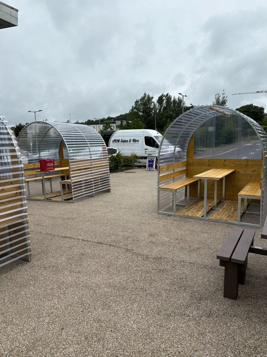 Outdoor Dining seating pods - Image 1