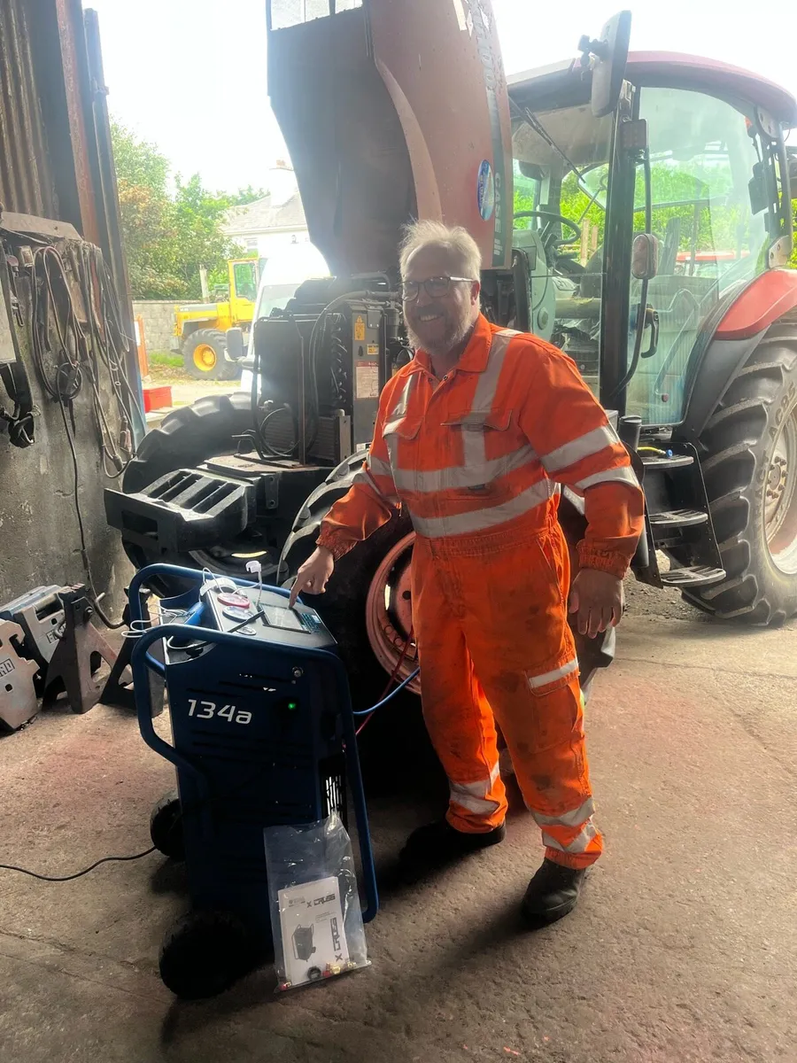 Air con gas refill - Image 4